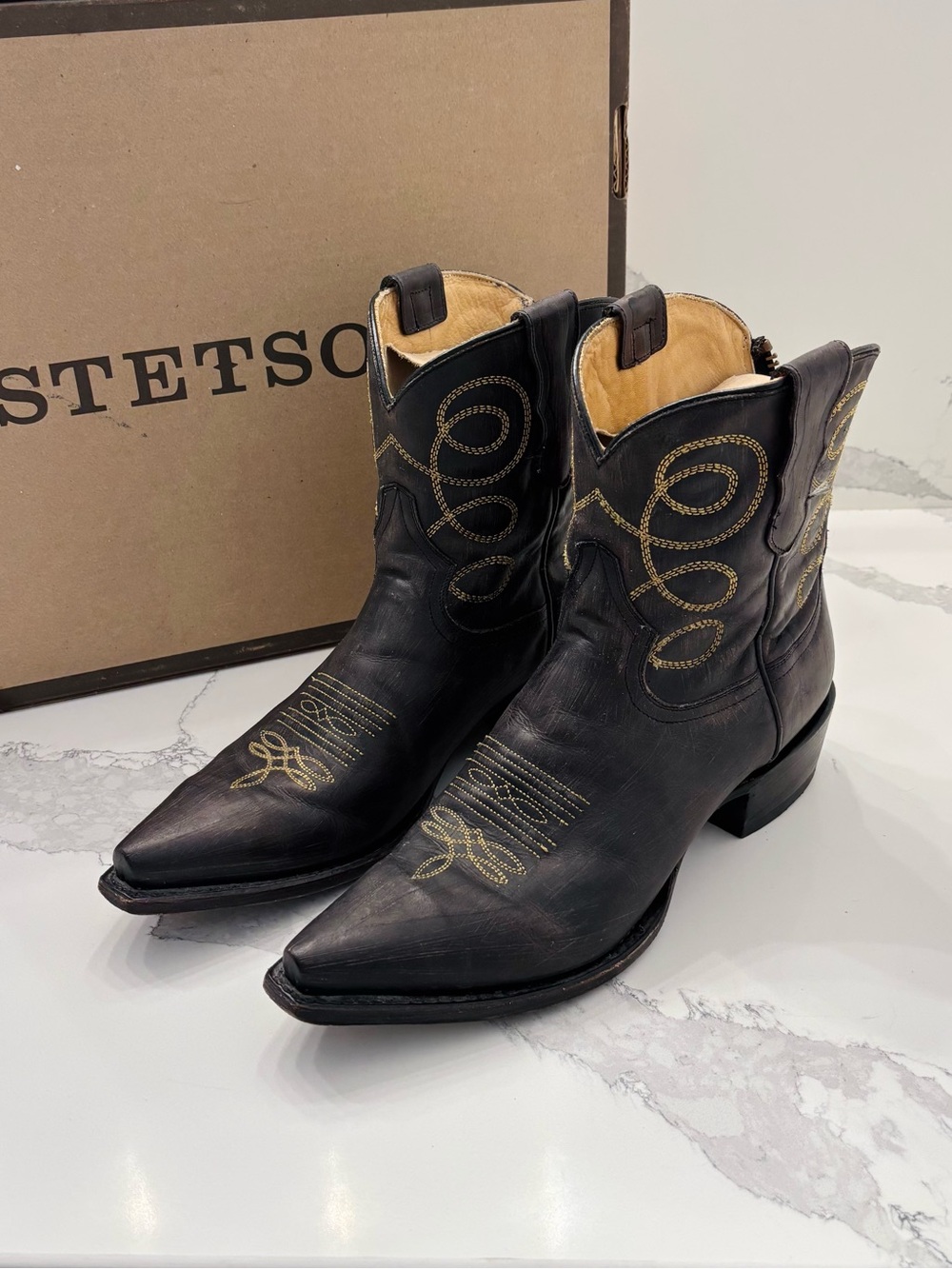 Stetson Women’s 10 Abby Distressed Black Snip Toe Stacked Heel Short Cowboy Boot